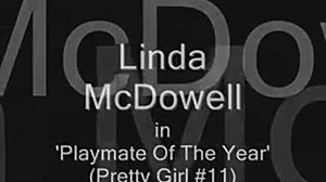 Retro bebek Linda McDowell, sert bir şekilde poposunu beceriyor