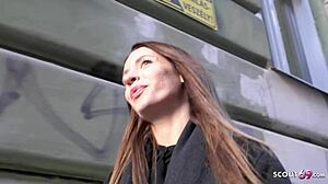 Cercetașul german și MILF-ul ucrainean Julia se angajează în casting stradal și sex dur