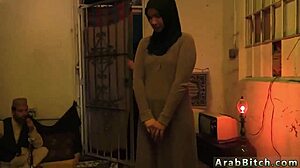 वियतनामी किशोरों की मौखिक कौशल अफगान वेश्यालयों में प्रभावित करती है।